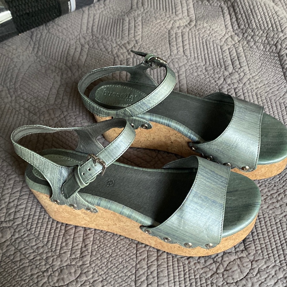 Wedge sandals Bussola Pewter